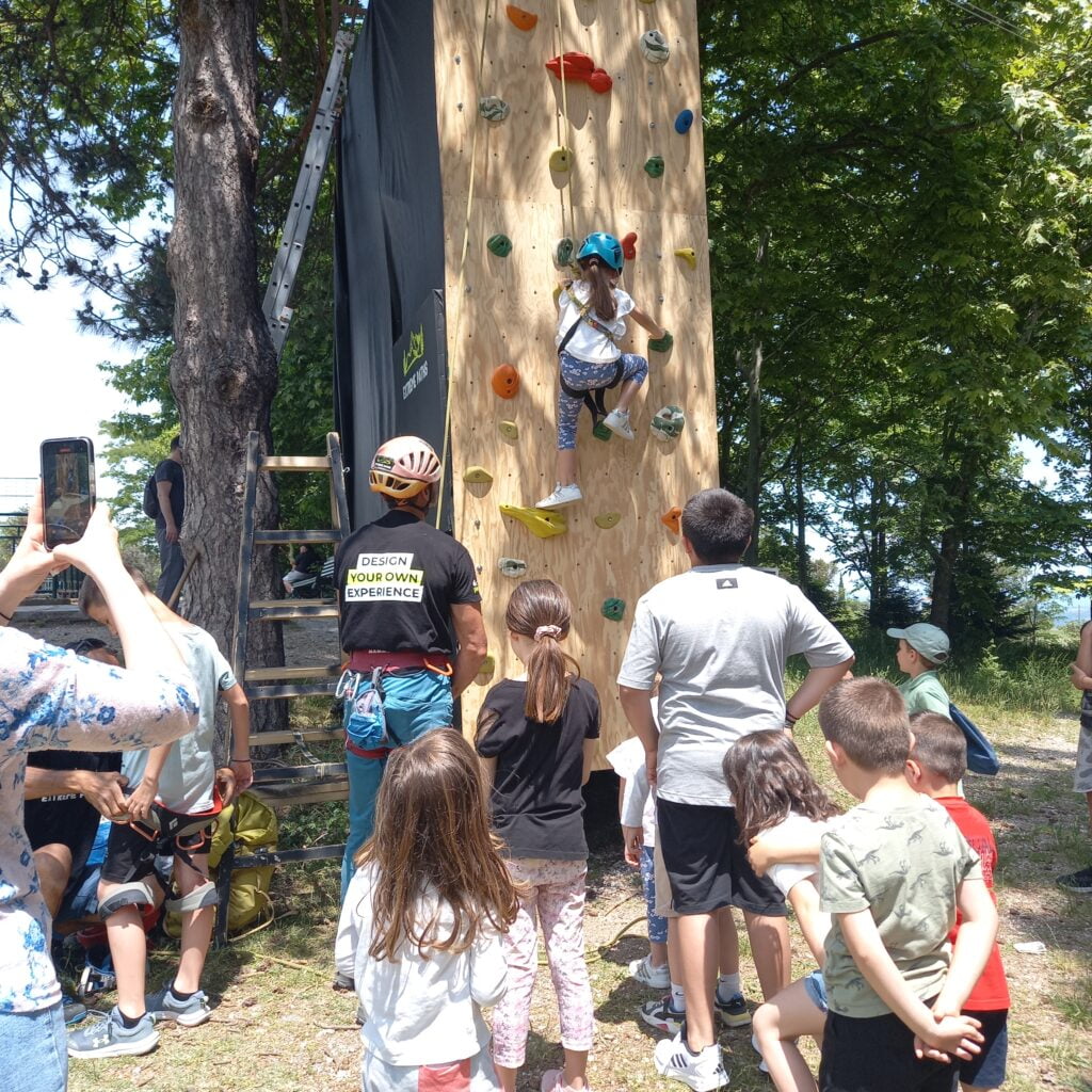 ¨Forest Explorers¨ kids fun Extreme Paths